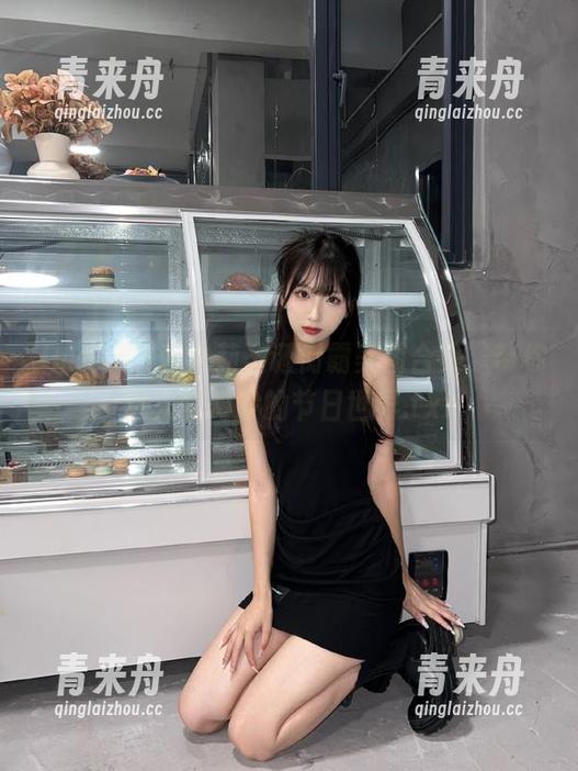 Umeko J Umeko J韩朱莉圣诞街霸美图合集,带你进入梦幻般的节日世界.txt